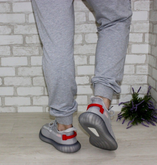 ������� � ���� Yeezy �� ����� � ��� Boost ��������� ������ � ��� - ������ � �������� �������� 1